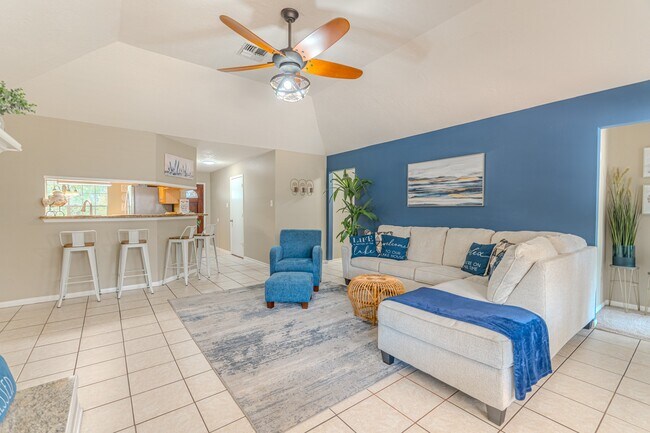 Building Photo - 13417 Bunker Hill Dr