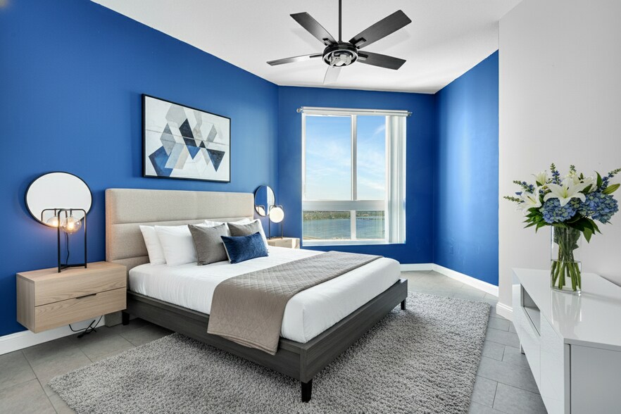 Building Photo - 231 Riverside Dr