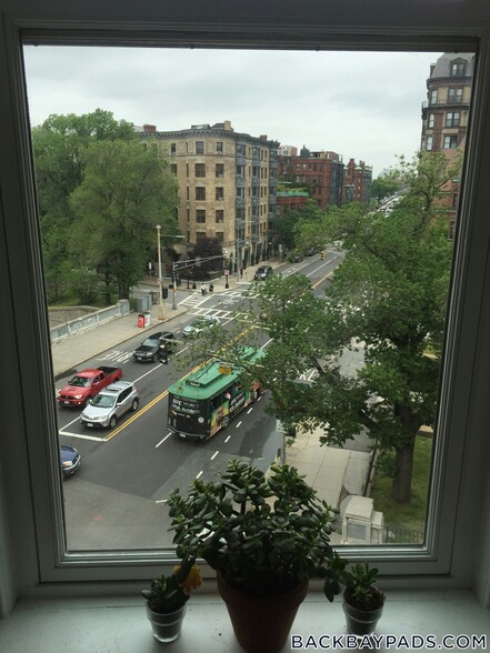Primary Photo - 362 Commonwealth Ave