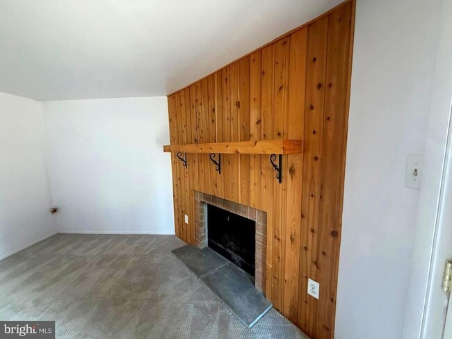 Building Photo - 1 Crotona Ct