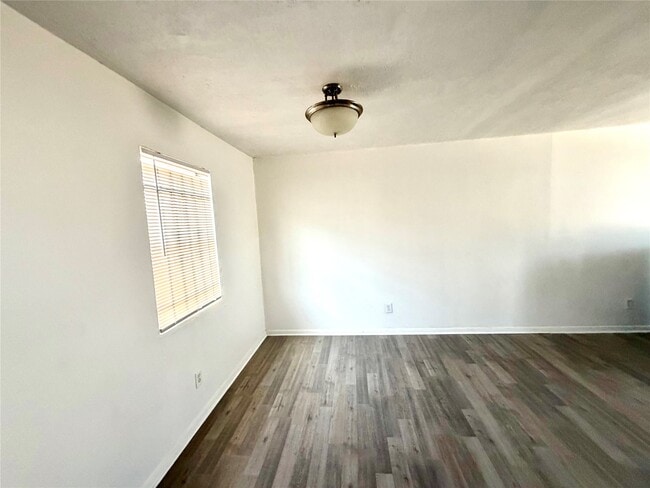 Building Photo - 710 Fields St