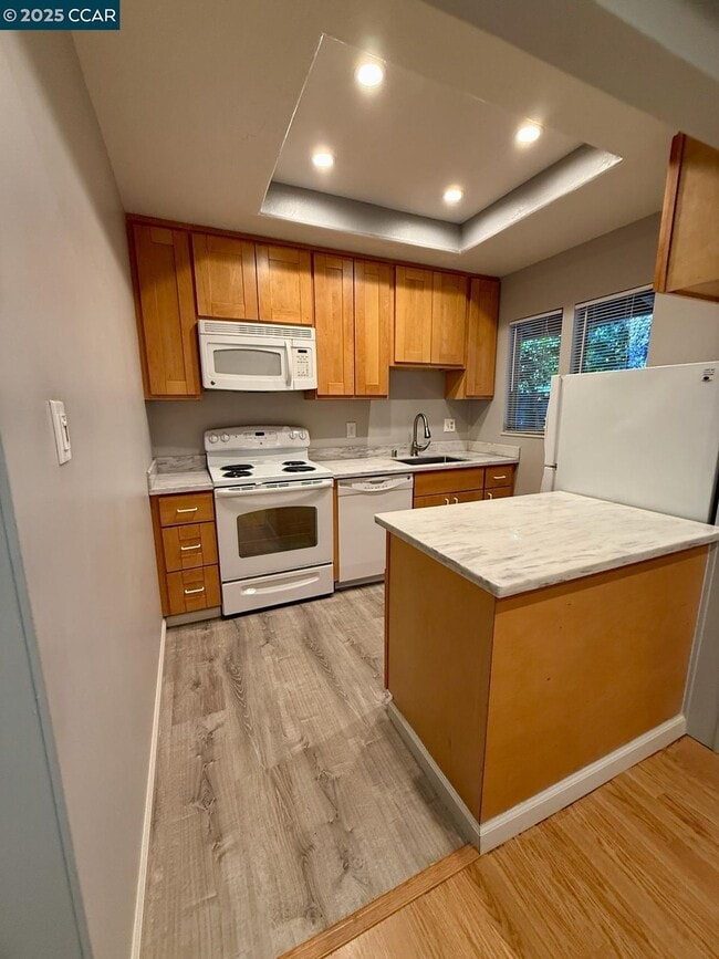 Building Photo - 2061 Vanderslice Ave