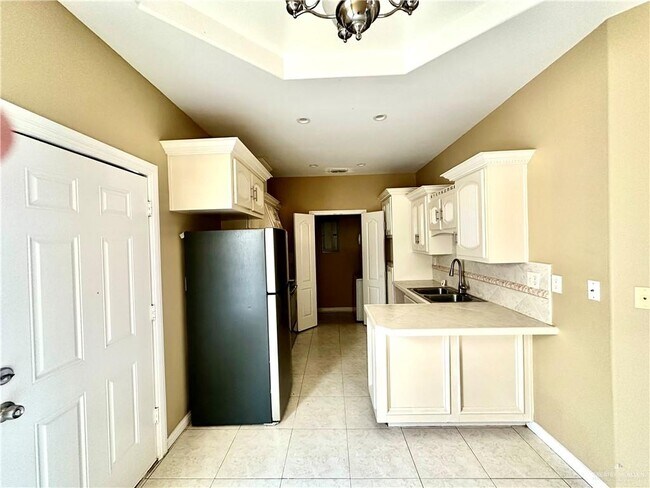 Building Photo - 2013 Agua Fina Ave