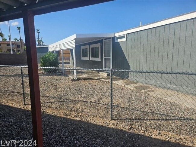 Building Photo - 3253 Calanda St