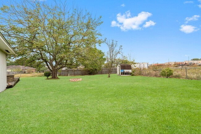 Building Photo - 12730 Lake Conroe Hills Dr