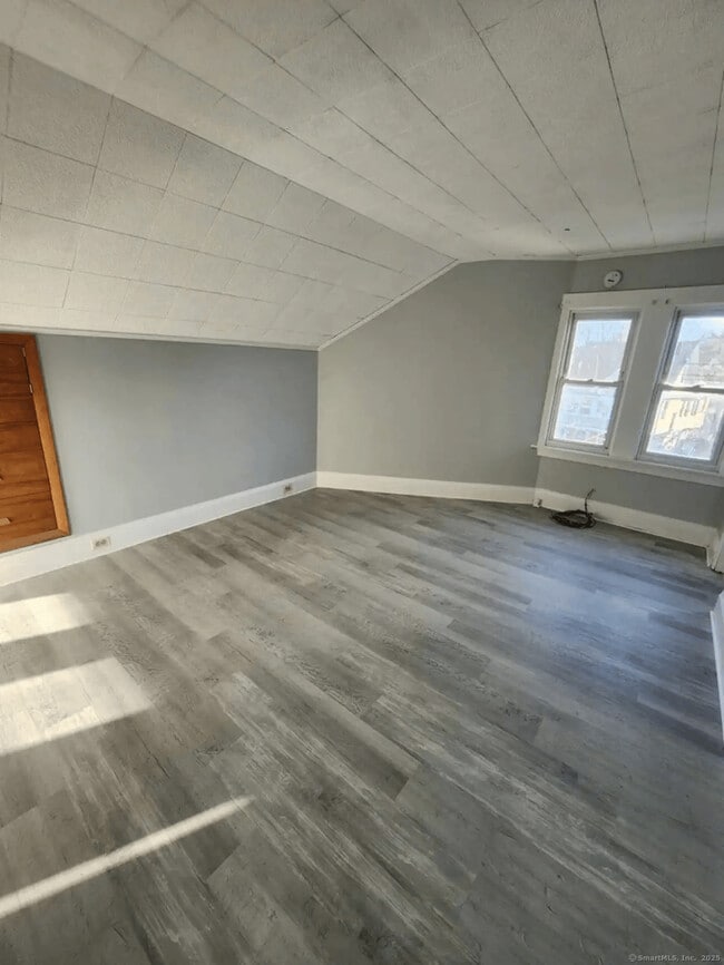 Building Photo - 62 Montauk Ave