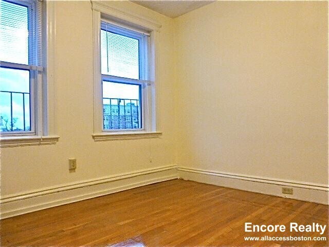 Building Photo - 111 Park Dr