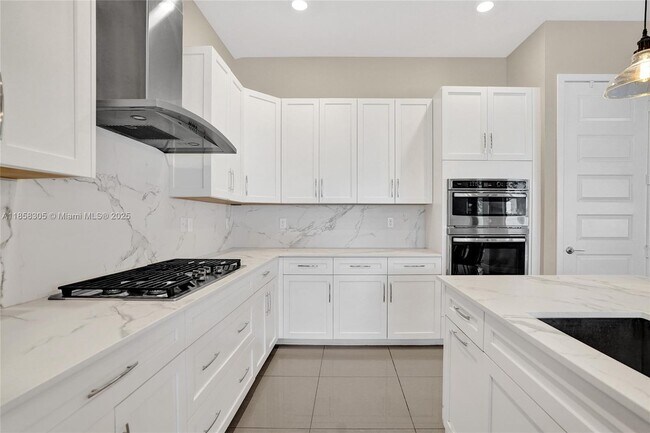 Building Photo - 10590 Mira Vista Dr