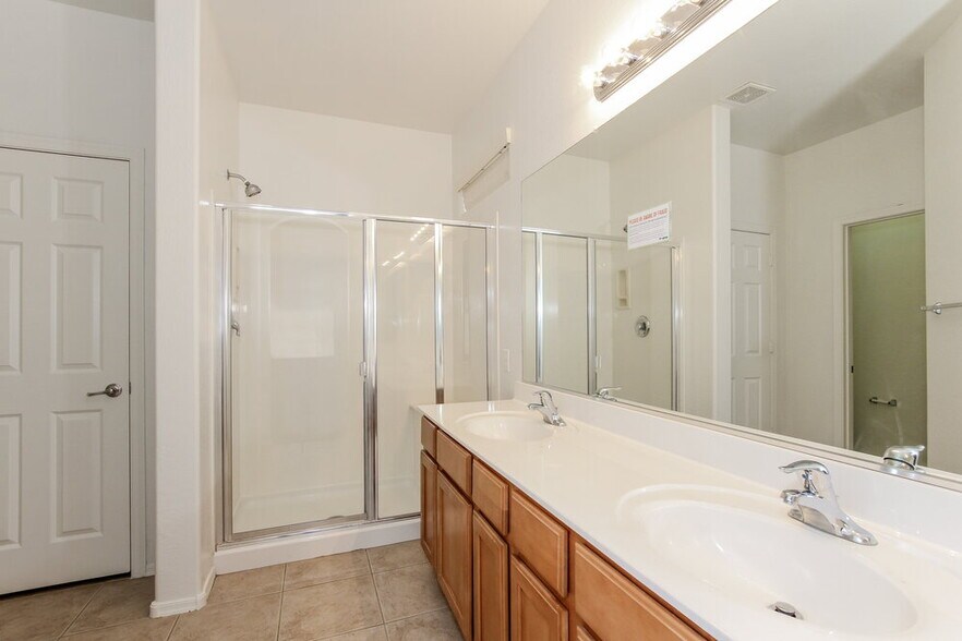 Building Photo - 17722 W Marshall Ln