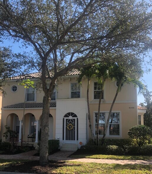 Building Photo - 6068 Towncenter Cir