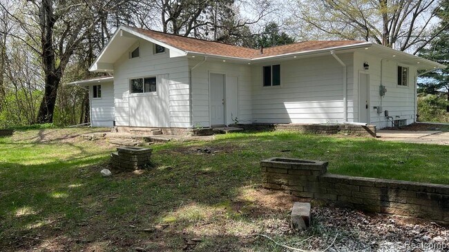 Building Photo - 21080 24 Mile Rd