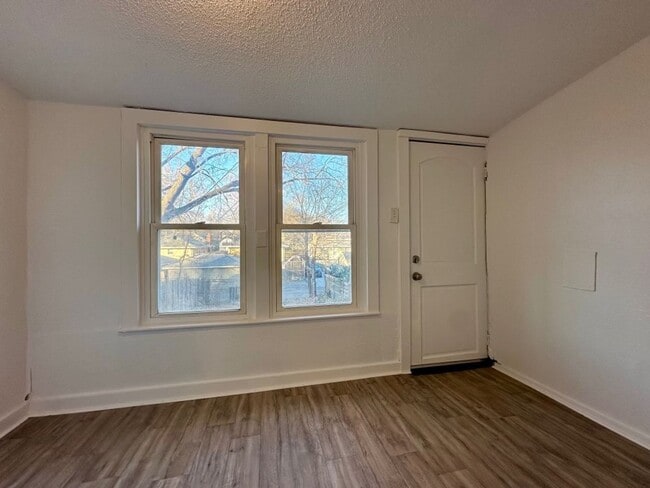Building Photo - Gorgeous 5 bedroom home in Minneapolis!