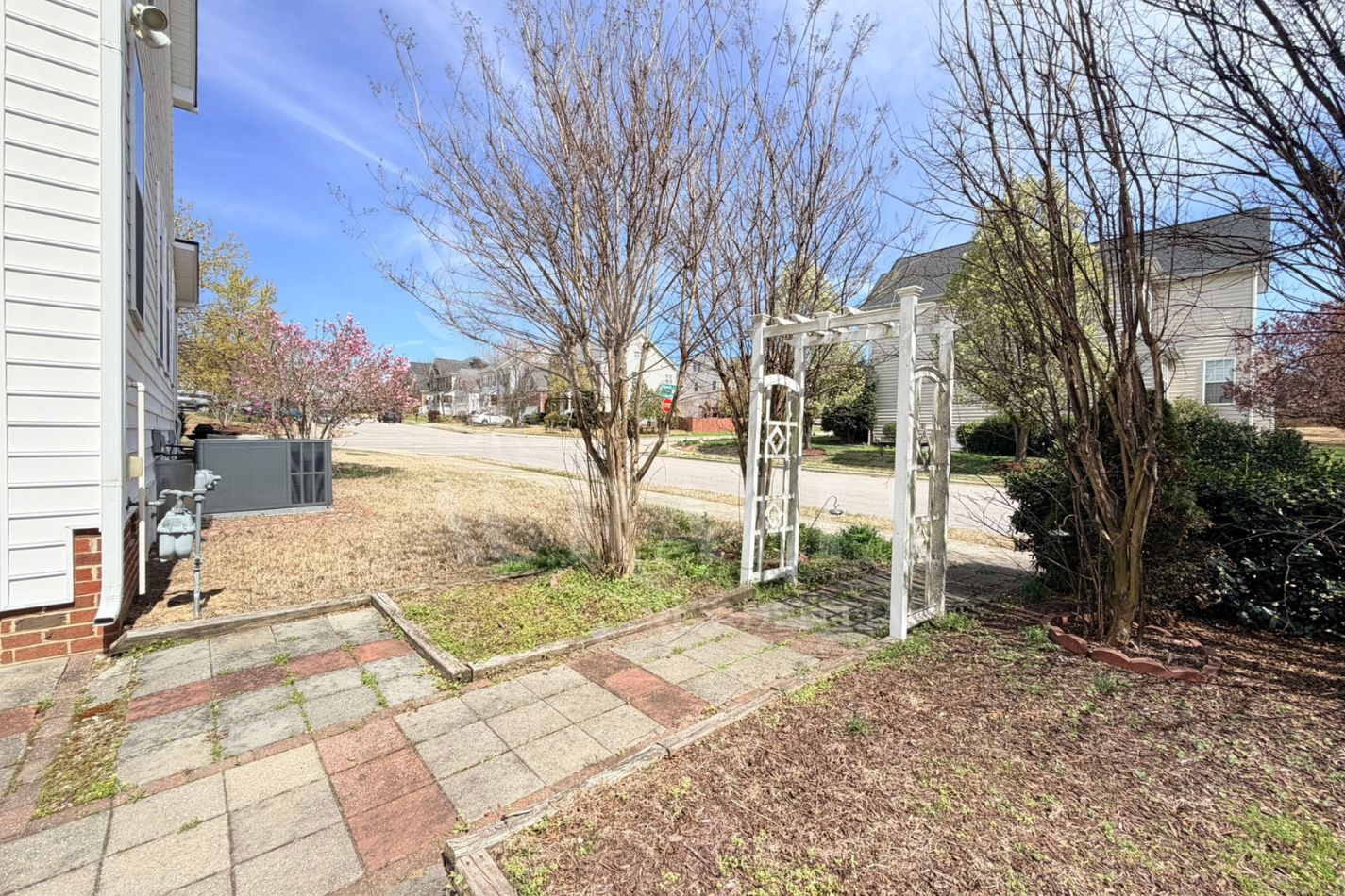 Building Photo - 101 Scotlow Way