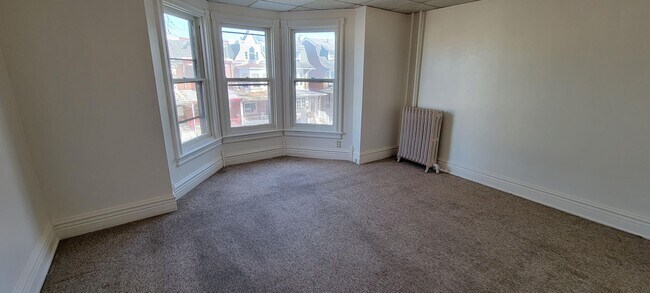 Building Photo - 220 S Madison St