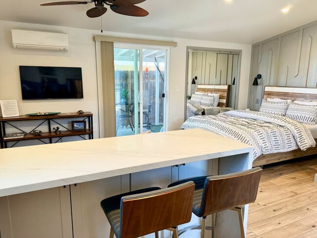 Building Photo - Turn Key North Clairemont Studio | Vaulted Ceilings & Private Patio