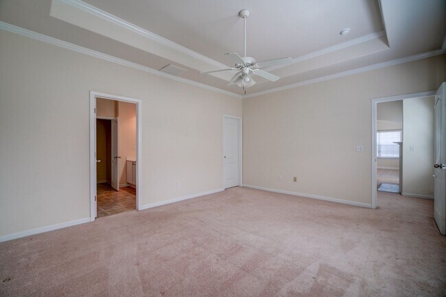 Building Photo - 4 BR/2 BA, 1 Car Garage, Charming Home in ...