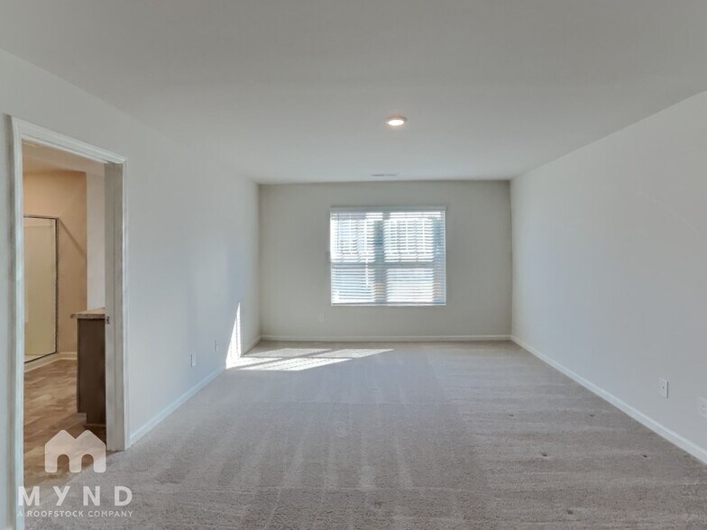 Building Photo - 8286 Middlebrook Dr