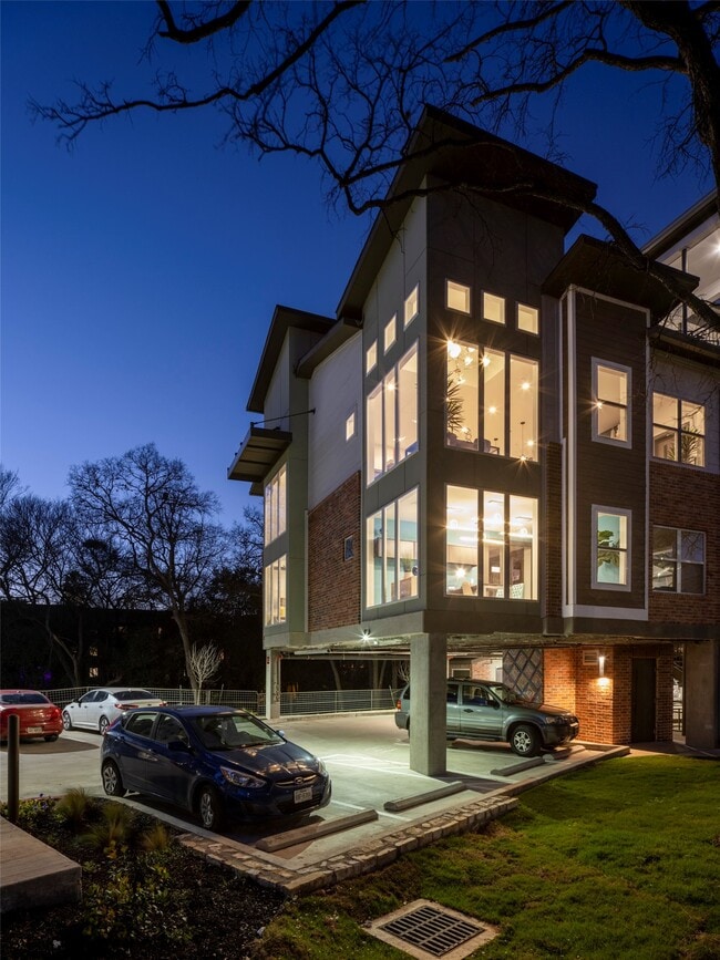 Building Photo - 1800 S I-35 Frontage Rd