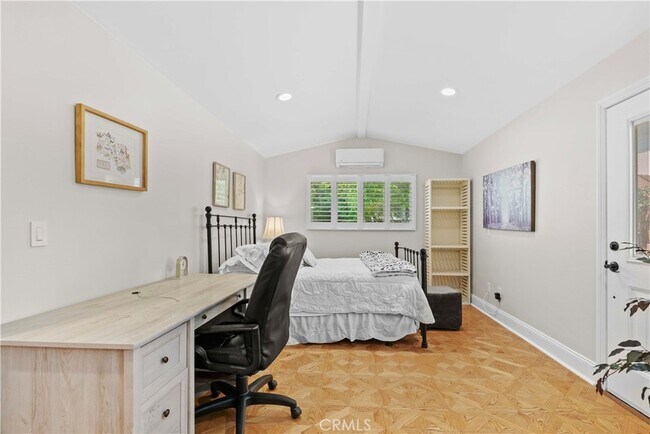 Building Photo - 16577 Knollwood Dr