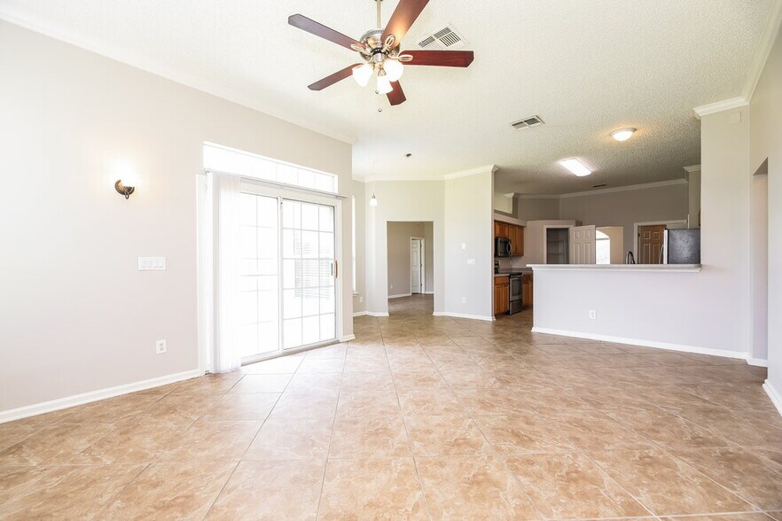 Building Photo - 201 Carolina Jasmine Ln