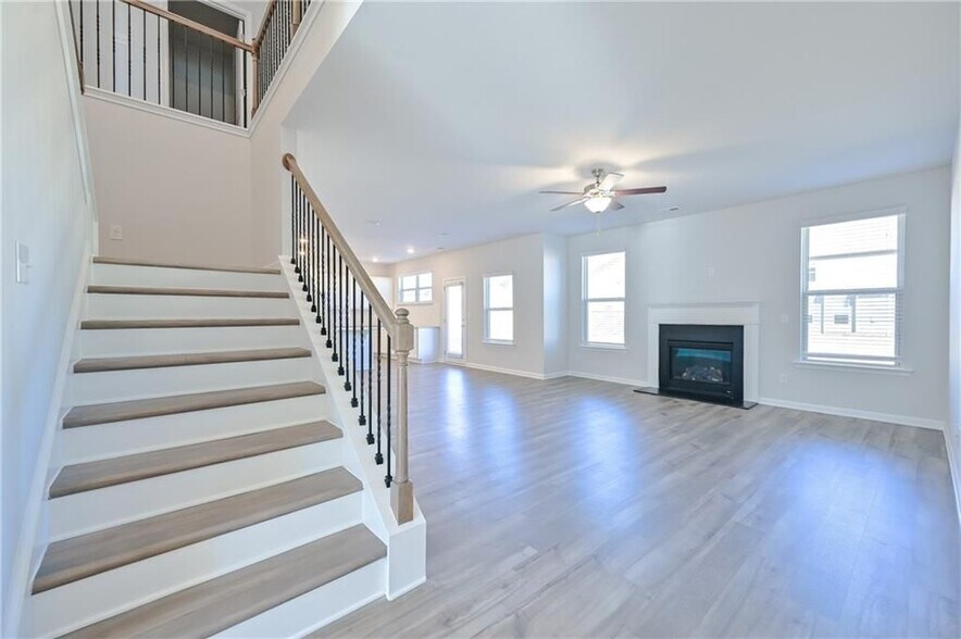 Building Photo - 303 Eleanora Xing