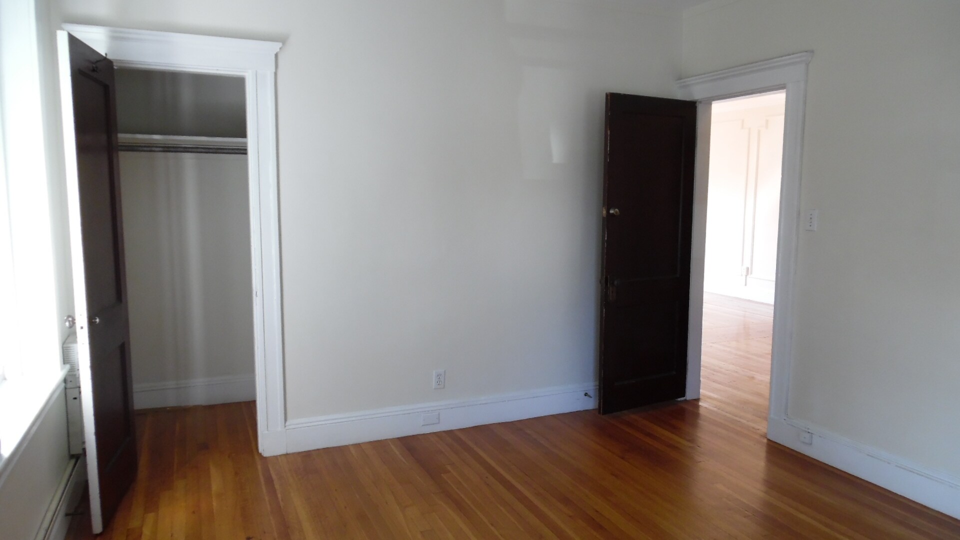 Building Photo - 90 Maple St