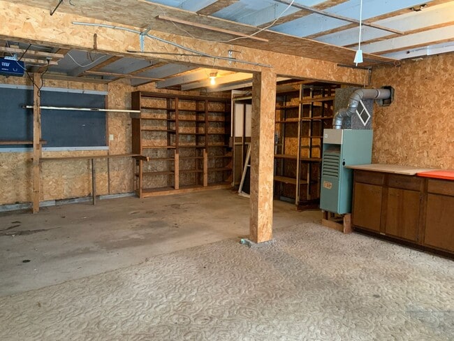 Building Photo - Charming Single Family Home