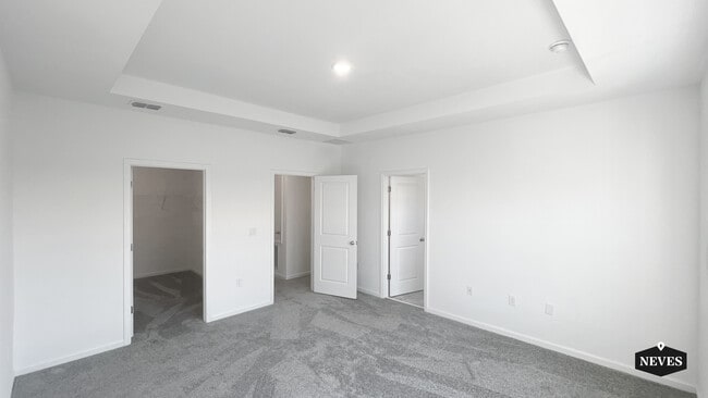 Building Photo - 2562 Skyline Lp