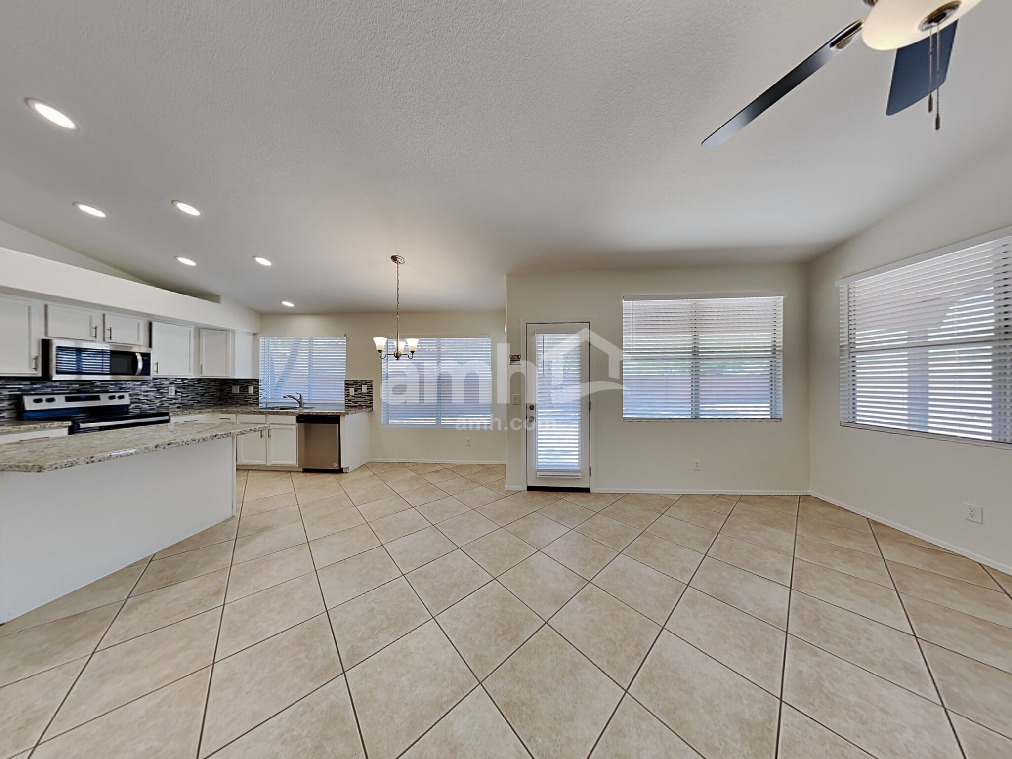 Building Photo - 2623 N 125th Dr
