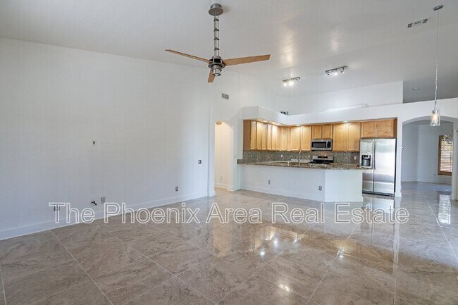Building Photo - 4663 S Oleander Dr