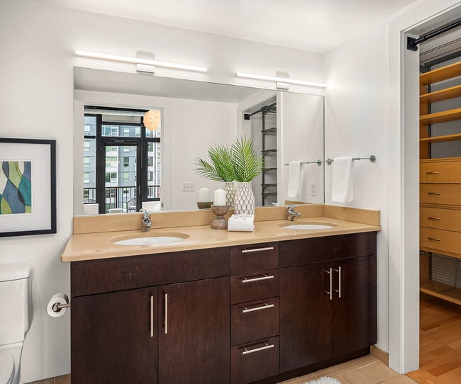 Building Photo - 2720 3rd Ave