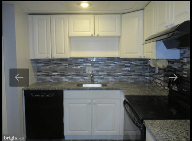 Primary Photo - 1801 Laurel Rd