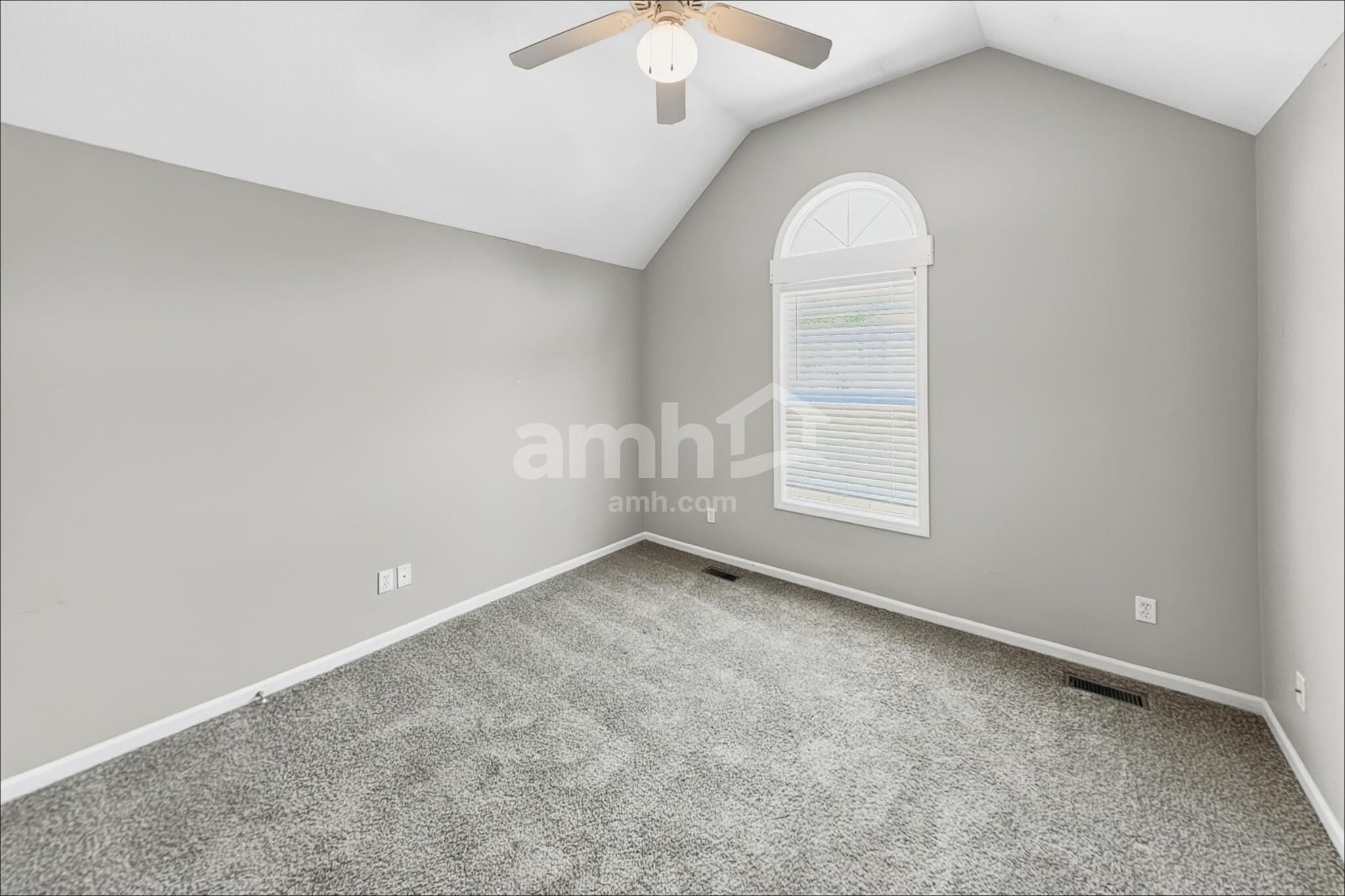 Building Photo - 2105 SW Eyrie Rd