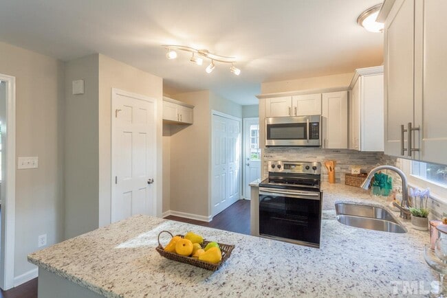 Building Photo - 8324 Bellingham Cir
