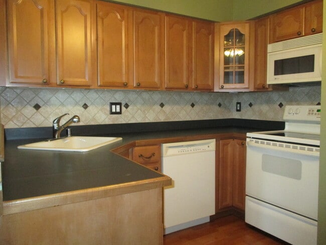 Building Photo - Charming 2 Bedroom/2 Bathroom Apartment in Halethorpe, MD!