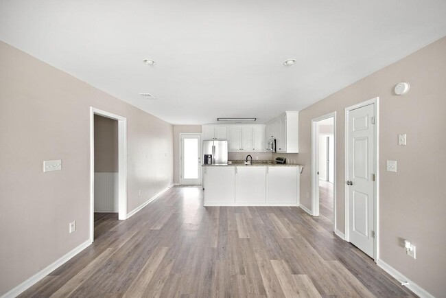 Building Photo - 104 Cello Ln