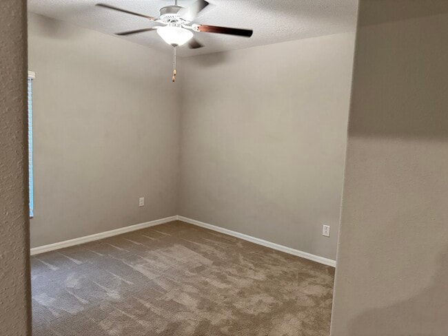 Building Photo - 5505 Olano St