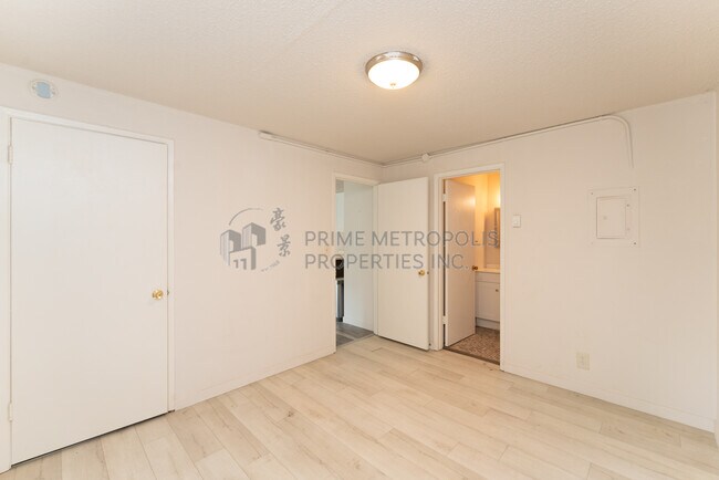 Building Photo - 7810 East Green Lake Dr N