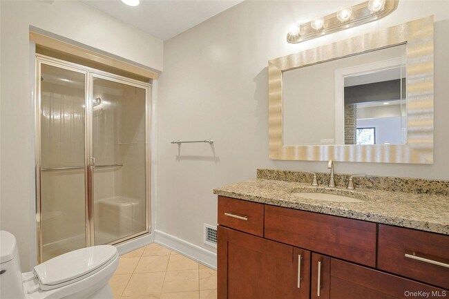 Building Photo - 300 Clausland Mountain Rd