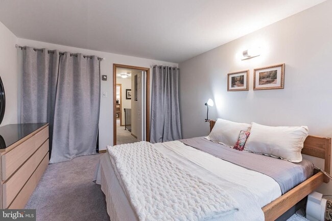 Building Photo - 3 W 1st Ave