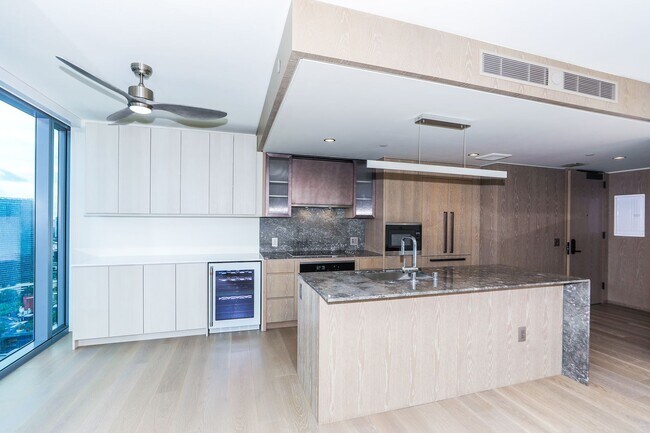 Building Photo - KOULA 2b2b1pkg Ready to Move In!