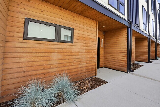 Building Photo - $3,565.95 with $300 off the first month's rent, 2 Beds - 3 Baths, Townhouse in Denver with Unmatc...