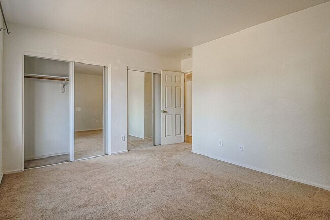 Building Photo - 11726 W Shaw Butte Dr