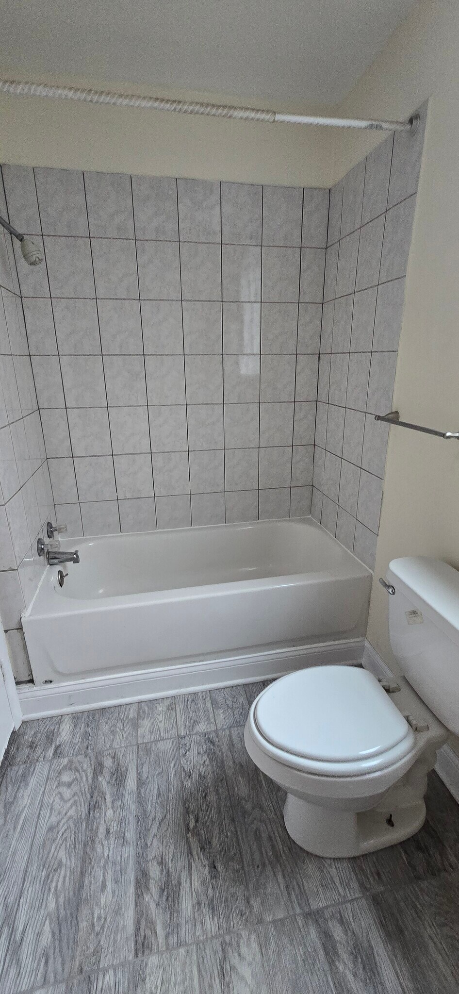 Building Photo - 6323 S Saint Lawrence Ave