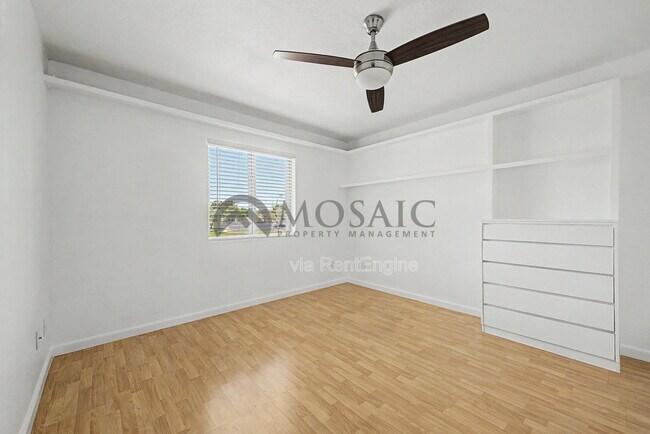 Building Photo - 4444 E Paradise Vlg Pkwy S