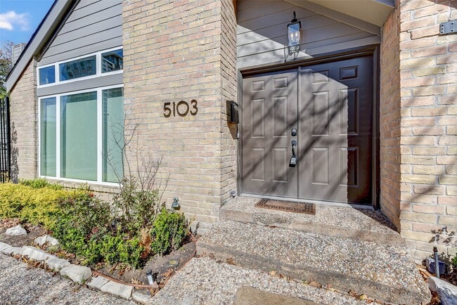 Building Photo - 5103 Austin St