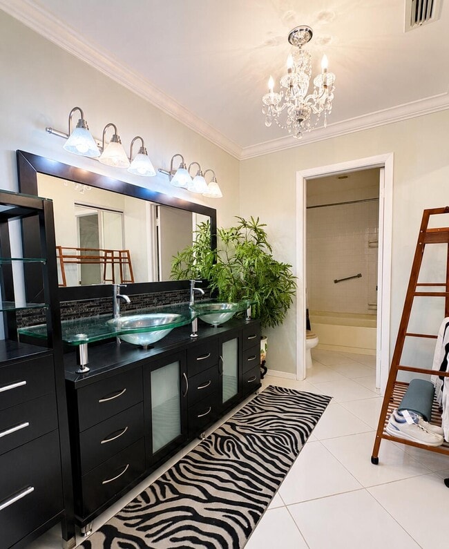 Building Photo - 13640 Coconut Palm Ct