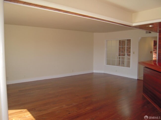 Building Photo - 168 Museum Way