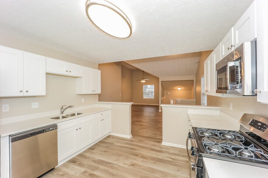 Building Photo - 1076 Hidden Brook Trail