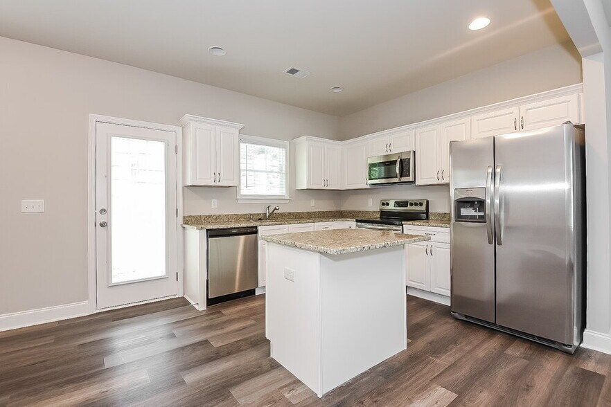 Building Photo - 77 Rosemont Ct